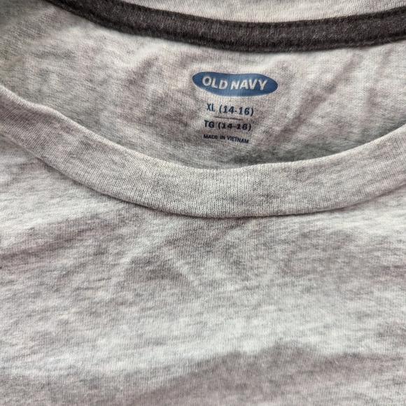 Boys size 14-16 T-shirts (5) - Picture 14 of 15